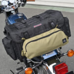 【画像】バイク積載の常識を覆す！　軽量・コンパクトかつ「ひじ掛け」搭載の新発想「アウトドアチェア」が快適過ぎる 〜 画像1