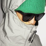 【画像】車中泊からゲレンデへ直行！　DODが贈る冬のアクティビティを繋ぐ人型寝袋「フトンライダー」 〜 画像1