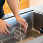 【画像】キャンプ飯のマンネリを解消！  DODから1台で3役こなす最強サブクッカー「シェラケトルアゲムシ」がメチャ便利 〜 画像1