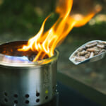 【画像】徒歩＆バイクキャンパー必見！　「シェラカップ」と「スタッキング」「二次燃焼」による美しい炎を卓上で手軽に楽しむ 〜 画像1