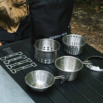 【画像】徒歩＆バイクキャンパー必見！　「シェラカップ」と「スタッキング」「二次燃焼」による美しい炎を卓上で手軽に楽しむ 〜 画像1