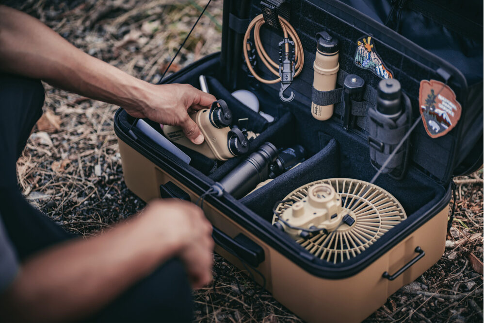 商品/中に荷物入れる