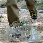 【画像】どんなときも頼れる山岳パンツのスタンダードに新色が登場！　 finetrack「ストームゴージュアルパインパンツ」に深緑の「ナイトフォレスト」が仲間入り 〜 画像1