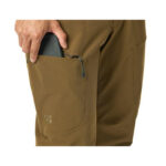 【画像】どんなときも頼れる山岳パンツのスタンダードに新色が登場！　 finetrack「ストームゴージュアルパインパンツ」に深緑の「ナイトフォレスト」が仲間入り 〜 画像1