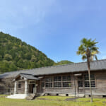 【画像】プールや体育館で遊べる施設も!?　近頃続々増加中の「廃校キャンプ場」の魅力とは 〜 画像1