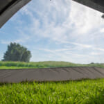 【画像】家族も仲間も「ゆったりとした時間」を！　フラッグシップモデルが実現する大空間キャンプの居住性がハンパない 〜 画像1