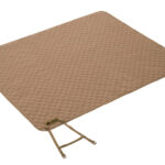 商品／地面に敷いている