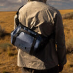 【画像】理想的なスリングバッグがここに！　ワンダードの進化した「ローグスリング V2」撮影から日常までを快適にサポート 〜 画像1