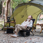 【画像】3段階温度調整 × モバイルバッテリー対応！　チェア全体を温めるW加熱構造で冬キャンプの快適性を格段に向上 〜 画像1