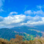 【画像】ヤビツ峠から大山へ！　快晴アオゾラの行楽日和に丹沢の紅葉と山並みを味わう 〜 画像1