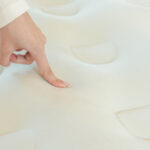 【画像】設営と撤収が2分でできるってマジ!?　キャンプの夜をホテル級に変える極上の「エアーベッド」 〜 画像1