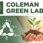 【画像】燃料を選ばない！　コールマンの「デュアルガスバーナーストーブ」＆「フラットテーブル / 60」がキャンプ調理の快適さを激変させる 〜 画像1