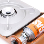 【画像】初心者がキャンプ料理でつまづくポイントとは？　2種類あるガス缶の違いと注意事項を知ることが大切 〜 画像1