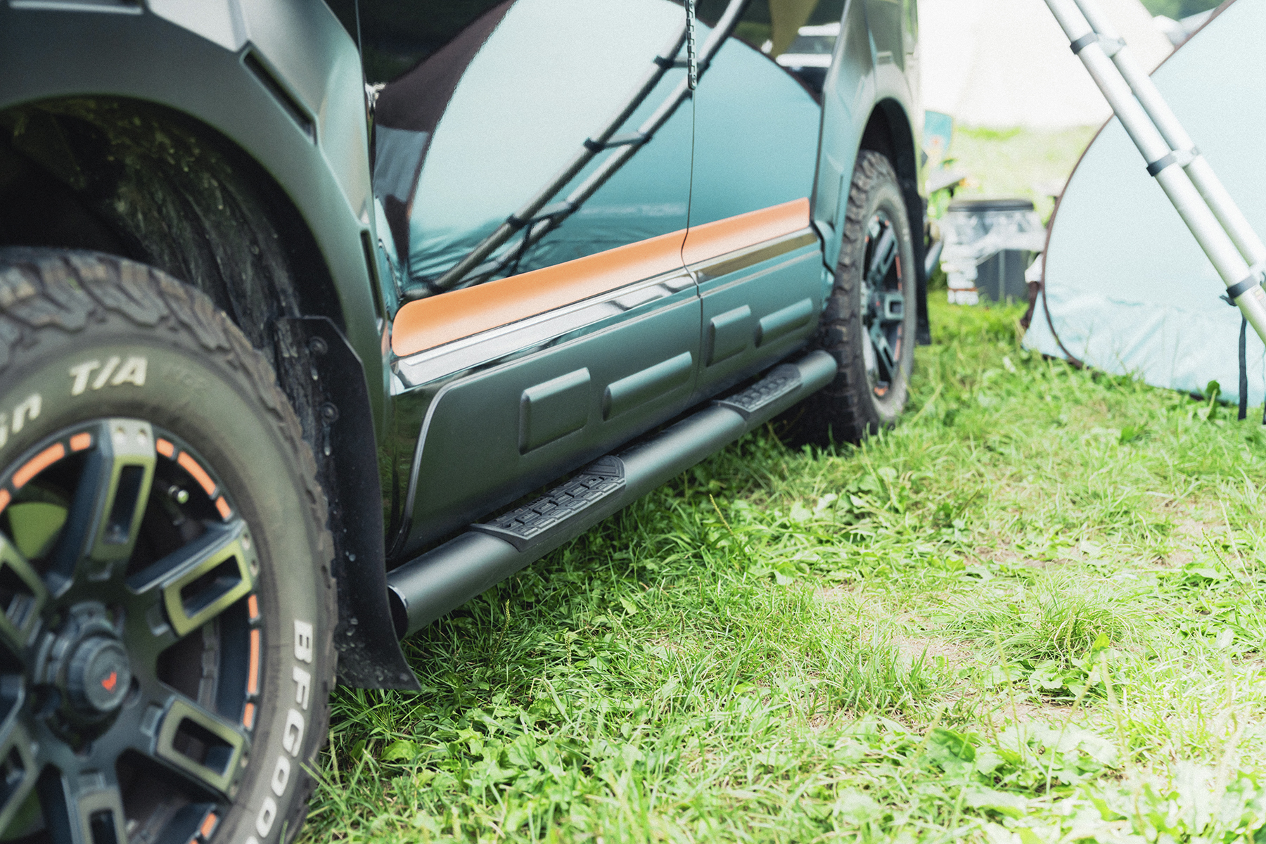 カスタムしたデリカD:5のサイドステップ