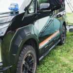 【画像】家族で車中泊の「寝床問題」を解決！　さらに「タープ合体」で最強のサイトが完成 〜 画像1