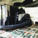 【画像】家族で車中泊の「寝床問題」を解決！　さらに「タープ合体」で最強のサイトが完成 〜 画像1