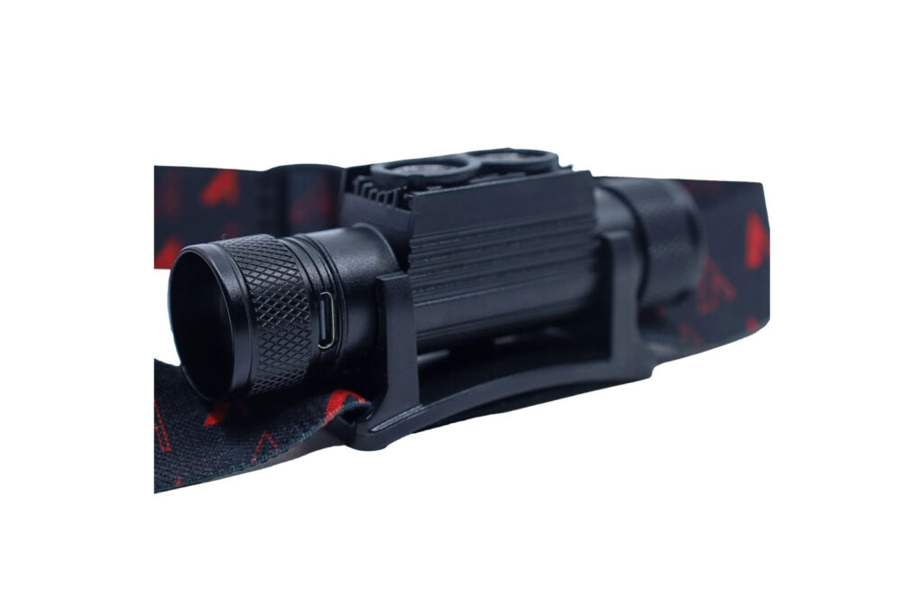 ウルトラスパイアの多用途ヘッドランプ「ルーメン800 カタリスト」