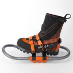 【画像】厳冬期の雪山を快適に！　アイゼン装着のまま素早くセットできる携行性に優れたワカンが新登場 〜 画像1