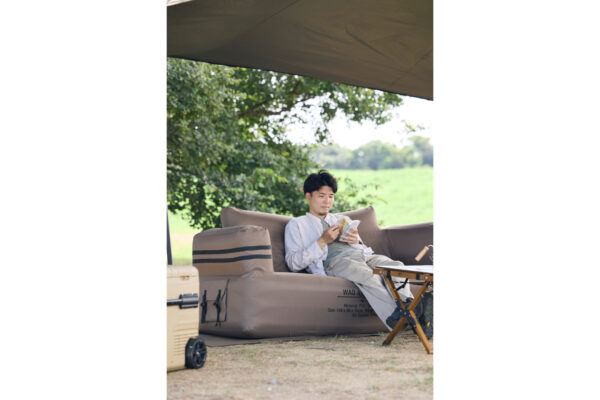 ソファ使用イメージ（人あり）