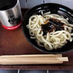 【画像】寒い季節のキャンプではスープと麺であったまろう！　手軽にできるあったか麺レシピ 〜 画像1