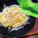 【画像】寒い季節のキャンプではスープと麺であったまろう！　手軽にできるあったか麺レシピ 〜 画像1