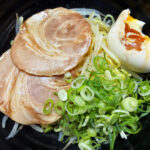 【画像】寒い季節のキャンプではスープと麺であったまろう！　手軽にできるあったか麺レシピ 〜 画像1