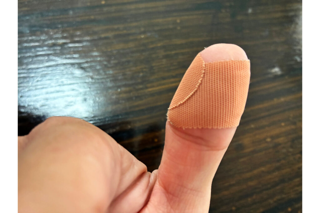 何時間か付けたあとの絆創膏