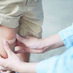 【画像】傷ができた時も動きやすい！　水仕事にも強く手にフィットする絆創膏が快適 〜 画像1