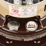 【画像】コラボ5周年記念！ キャプテンスタッグ × コロナ 初のツートンカラー「冬キャンプ」に溶け込む“ベージュ／ブラウン”石油ストーブが登場 〜 画像1