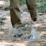 【画像】「広がっていく、私の世界」山岳パンツのスタンダード finetrack「ストームゴージュアルパインパンツ」に深遠なる新色『ナイトフォレスト』が登場 〜 画像1