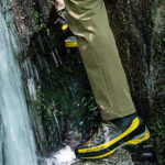 【画像】「広がっていく、私の世界」山岳パンツのスタンダード finetrack「ストームゴージュアルパインパンツ」に深遠なる新色『ナイトフォレスト』が登場 〜 画像1