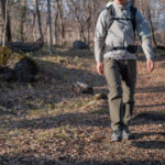 【画像】「広がっていく、私の世界」山岳パンツのスタンダード finetrack「ストームゴージュアルパインパンツ」に深遠なる新色『ナイトフォレスト』が登場 〜 画像1