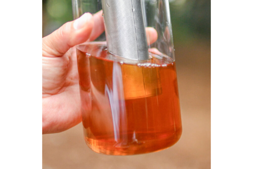 highmount／ボトルに装着してお茶が入っているイメージ