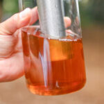 【画像】アウトドアでも手軽に美味しいお茶を！　飲み口付きフィルターをボトルに装着してお出かけ 〜 画像1