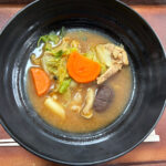 【画像】キャンプとの相性抜群な「個包装鍋つゆの素」！　〆のラーメンも美味しい「時短鍋レシピ」4品 〜 画像1