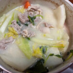 【画像】キャンプとの相性抜群な「個包装鍋つゆの素」！　〆のラーメンも美味しい「時短鍋レシピ」4品 〜 画像1