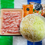 【画像】キャンプとの相性抜群な「個包装鍋つゆの素」！　〆のラーメンも美味しい「時短鍋レシピ」4品 〜 画像1