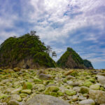 【画像】海の中に出現した道で島へと渡れる!?　特定の条件で見られる「トンボロ現象」の秘密とは 〜 画像1