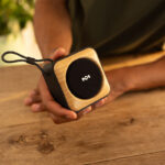 【画像】どこへでも連れて行きたくなるポータブルスピーカー！　小さなサイズでも本物のサウンドを提供する「ROOTS」が誕生 〜 画像1