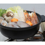 【画像】土鍋テイストでも丈夫なアルミ製！　寒い夜のアウトドアを温かく演出する少人数の鍋料理向け調理ギア 〜 画像1