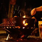 【画像】武骨な素材のエイジングを楽しんで使うのが通！　5枚のプレートで変幻自在なカスタム焚き火台 〜 画像1