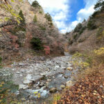 【画像】秋の渓谷ハイキング！　神奈川県山北町のユーシン渓谷で魅惑のユーシンブルーと紅葉美色三昧 〜 画像1