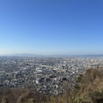【画像】河内国一之宮・枚岡神社から神秘的な奥宮「神津嶽」へ！　摂津・河内・和泉を一望する絶景コースを歩く 〜 画像1