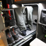 【画像】キャンピングカーを釣り旅用に基地化！　「スノピ」コラボで乾かす・しまう・くつろぐを一台に収納 〜 画像1