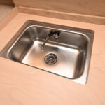 【画像】キャンピングカーを釣り旅用に基地化！　「スノピ」コラボで乾かす・しまう・くつろぐを一台に収納 〜 画像1