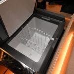 【画像】キャンピングカーを釣り旅用に基地化！　「スノピ」コラボで乾かす・しまう・くつろぐを一台に収納 〜 画像1