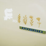 【画像】「ハケ塗りエンブレム」に「カフェラテホイール」！　キャンプ好きユーザーが実践した三菱・デリカミニの「色合わせ術」 〜 画像1