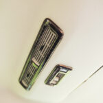 【画像】「ハケ塗りエンブレム」に「カフェラテホイール」！　キャンプ好きユーザーが実践した三菱・デリカミニの「色合わせ術」 〜 画像1