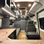 【画像】二人旅の理想郷がここに！　大容量500Ahバッテリーと漆黒のインテリアを纏ったリコルソの進化 〜 画像1