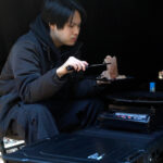 【画像】掴む所作まで黒く美しい！　名栗ウッドグリップ×ブラックステンレスのBBQトング「BLACK EMBER FANG」がクール過ぎる 〜 画像1